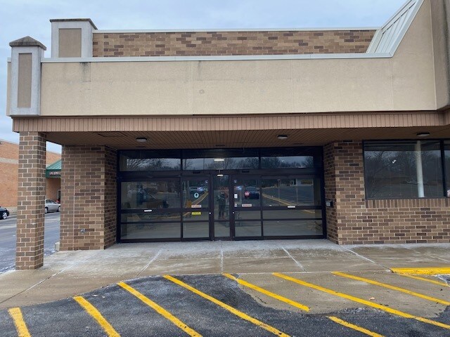 More Photos Of 675-707 W Pershing Ave, Decatur General Retail For Lease