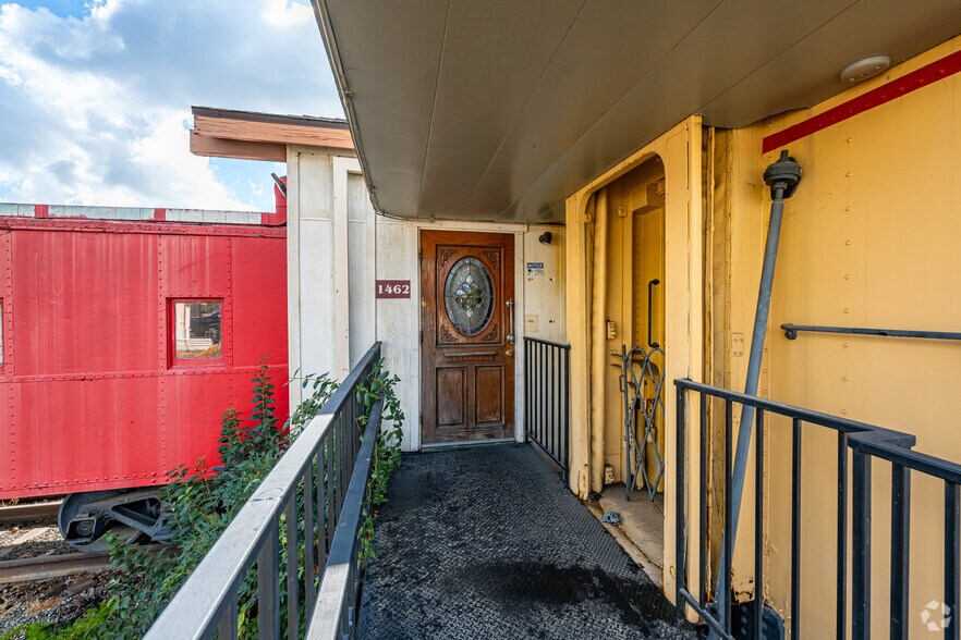 More Photos Of 1450-1470 W 9th St, Upland Loft Creative Space For Sale