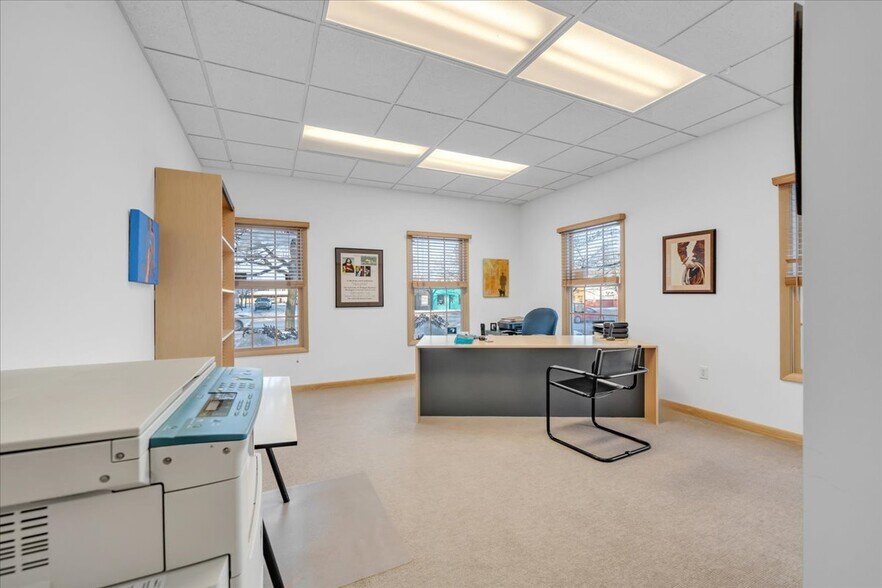 More Photos Of 907 W 14 Mile Rd, Clawson Office For Sale