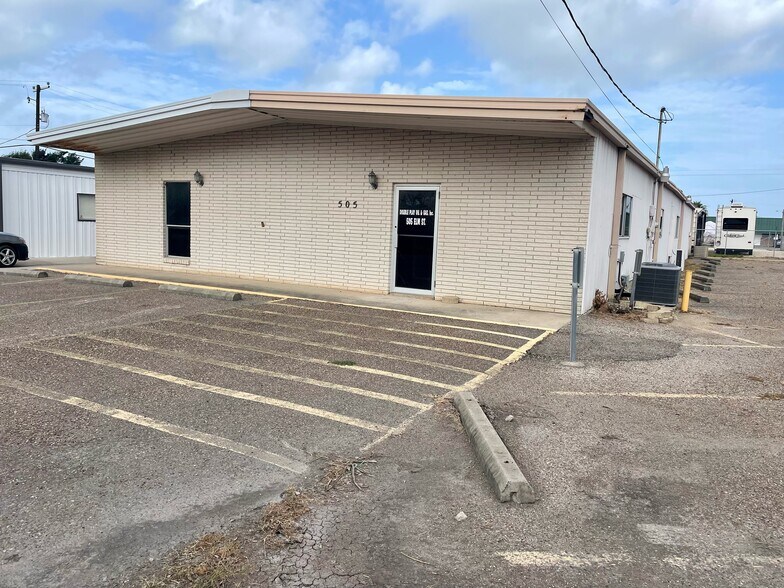 More Photos Of 505 Elm St, Portland Showroom For Lease