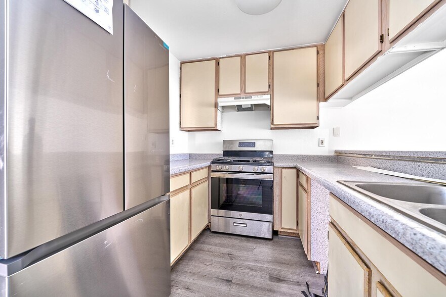 More Photos Of 209 S Alexandria Ave, Los Angeles Apartments For Sale