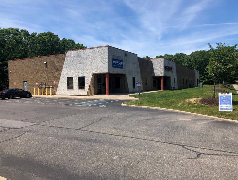 Primary Photo Of 130 N Belle Mead Rd, East Setauket Light Manufacturing For Sale