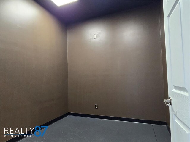 More Photos Of 600 Blairs Ferry Rd NE, Cedar Rapids Office For Lease