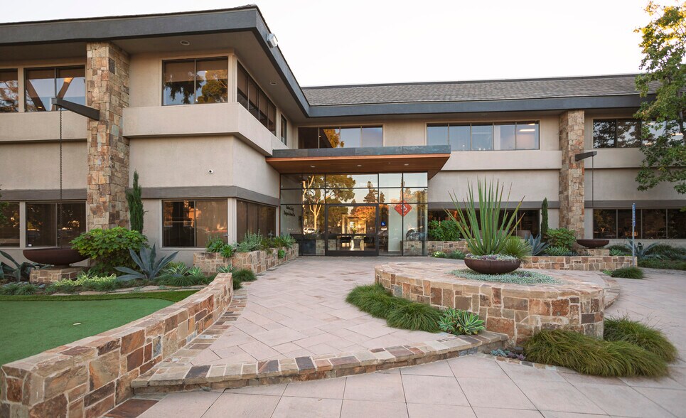 More Photos Of 1570 Brookhollow Dr, Santa Ana Medical For Lease