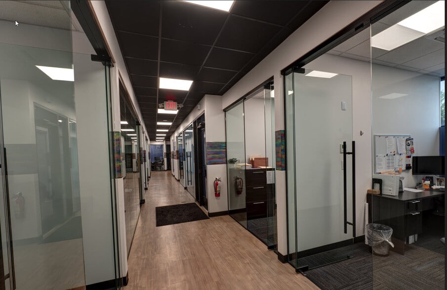 More Photos Of 77 Marine St, Farmingdale Manufacturing For Lease