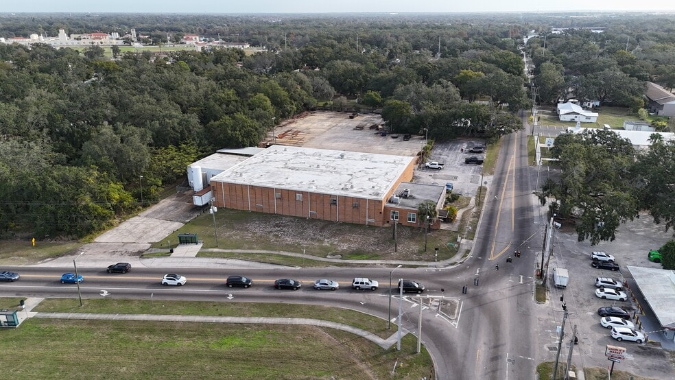 More Photos Of 2902 E Sligh Ave, Tampa Warehouse For Lease