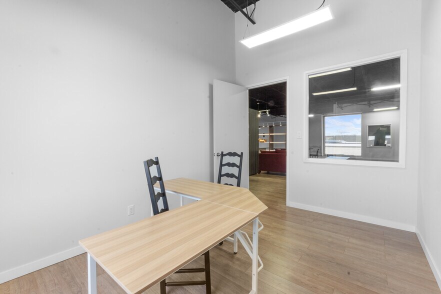 More Photos Of 609-649 Montée De Liesse, Saint-Laurent Warehouse For Sale