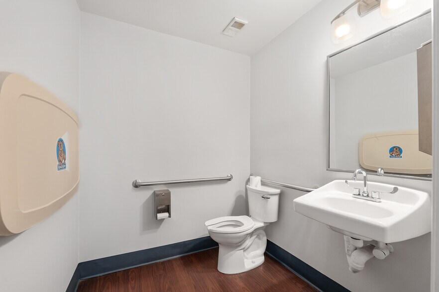 More Photos Of 1014 NW 57th St, Gainesville Medical For Lease