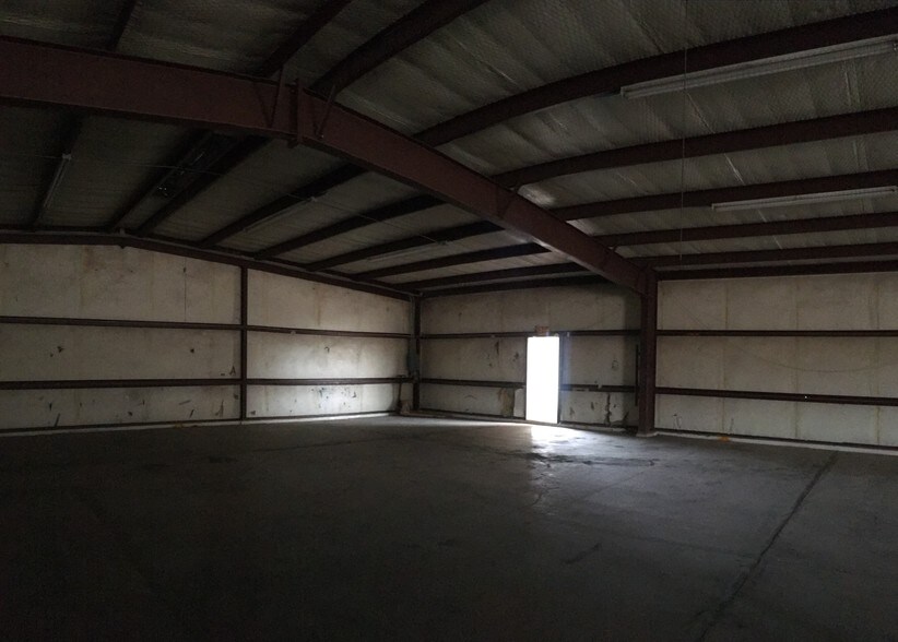 More Photos Of 200 O T Smith Rd, Tornillo Warehouse For Sale