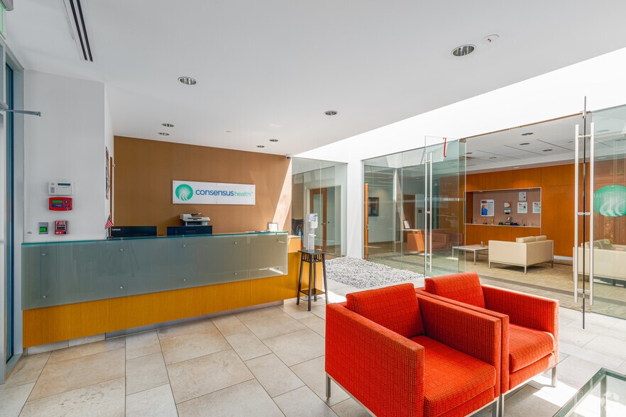 More Photos Of 402-404 Lippincott Dr, Marlton Medical For Sale