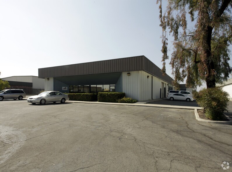 More Photos Of 4031 Alken St, Bakersfield Warehouse For Lease