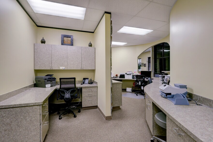 More Photos Of 19701 Kingwood Dr, Kingwood Medical For Sale