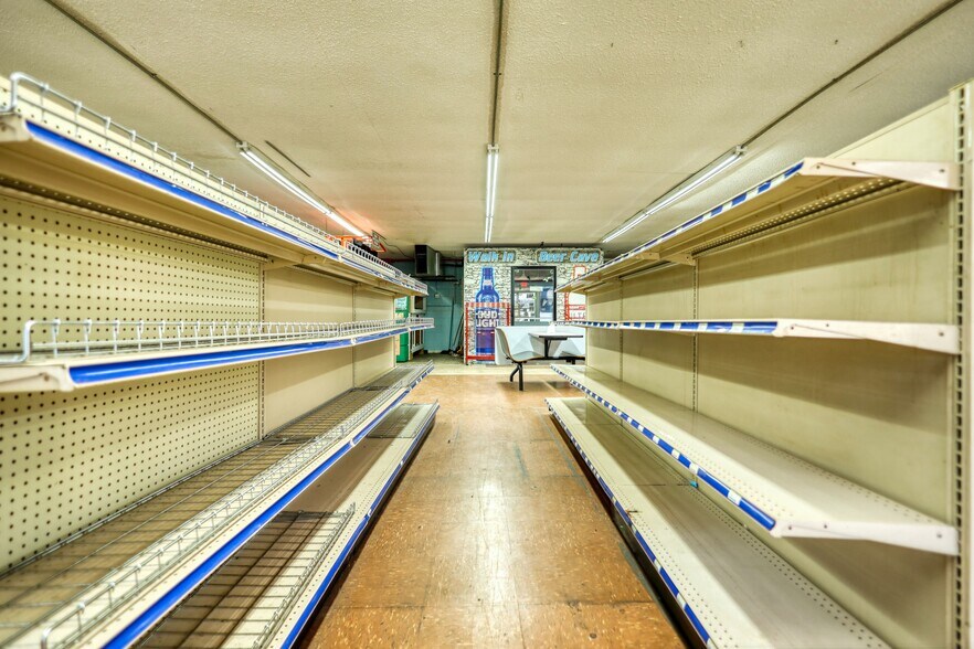 More Photos Of 247 Cannon Dr, Social Circle Restaurant For Sale