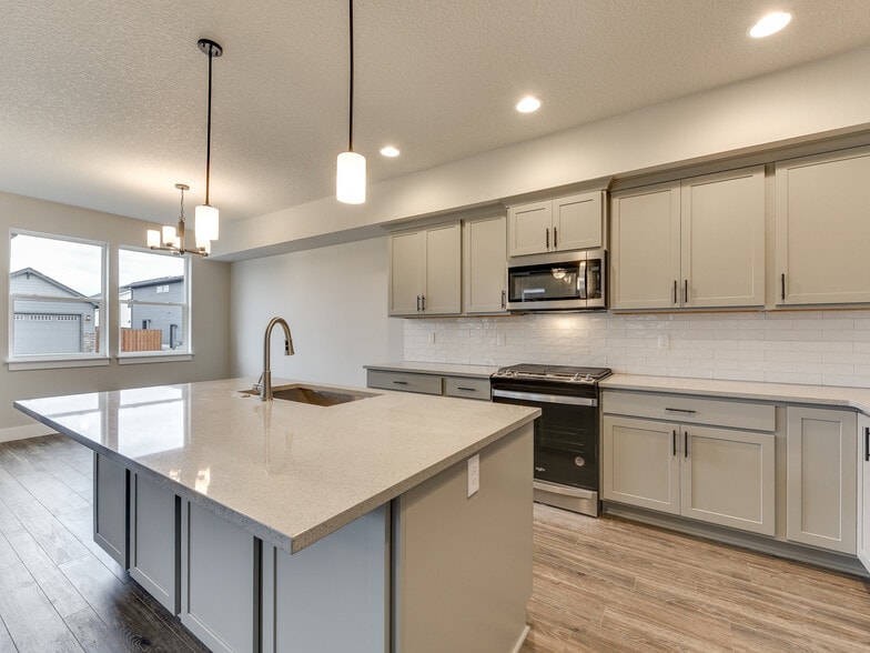 More Photos Of 2932 NW 16th St, Battle Ground Apartments For Sale