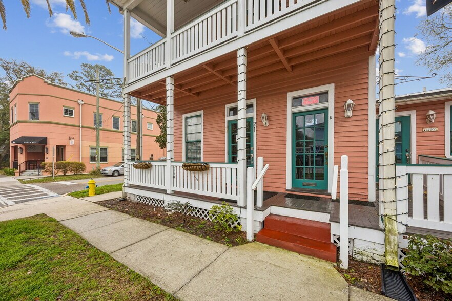 More Photos Of 218 Ash St, Fernandina Beach Freestanding For Sale