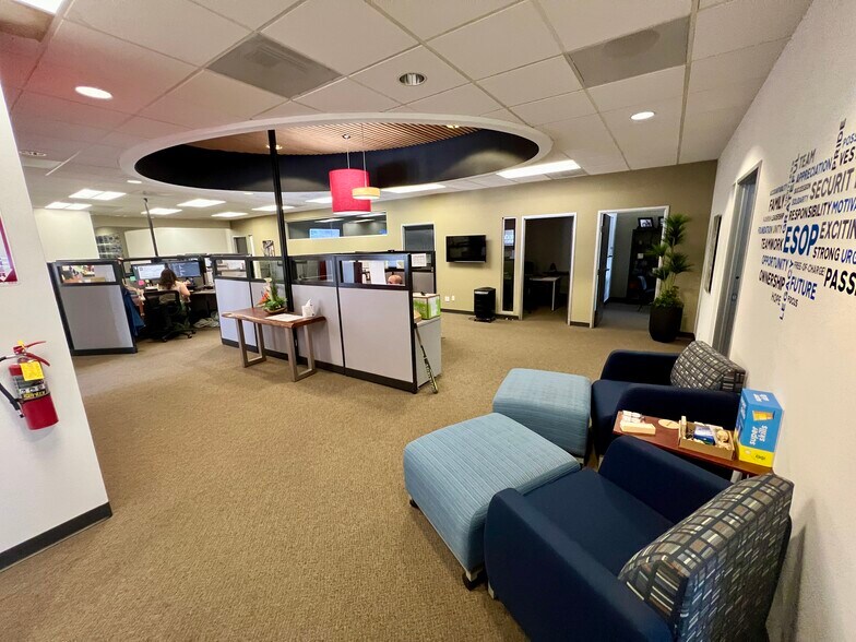 More Photos Of 3821 Calle Fortunada, San Diego Light Distribution For Lease