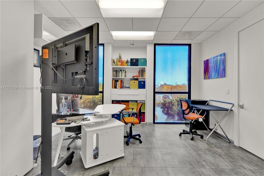 More Photos Of 2450 Hollywood Blvd, Hollywood Loft Creative Space For Sale