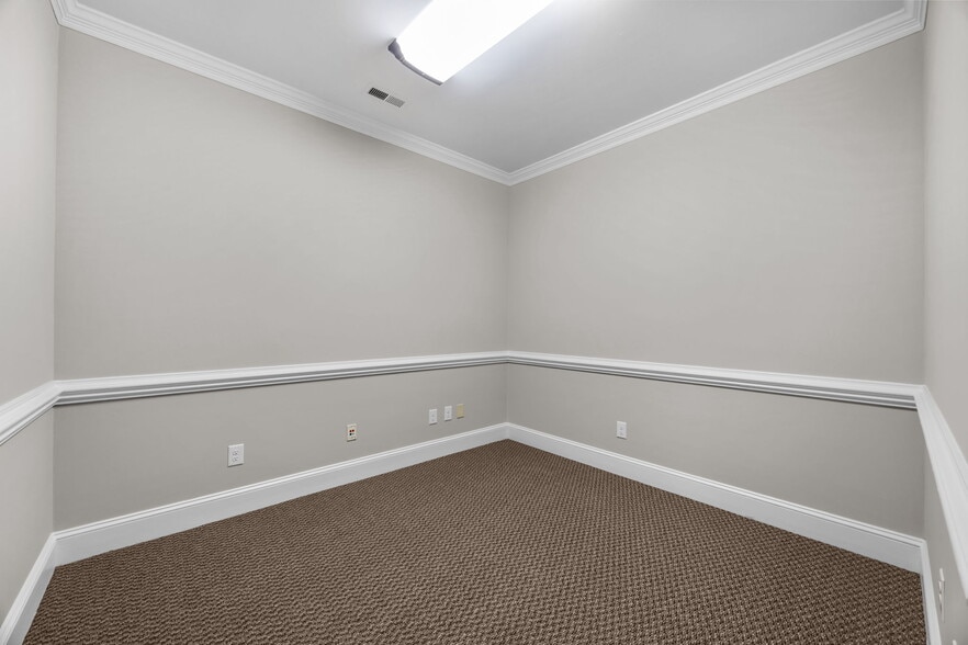 More Photos Of 124-134 Wind Chime Ct, Raleigh Office For Lease