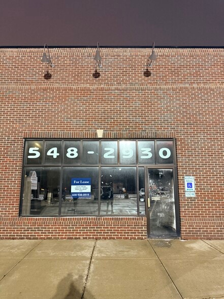 More Photos Of 572 Weston Ridge Dr, Naperville Freestanding For Lease