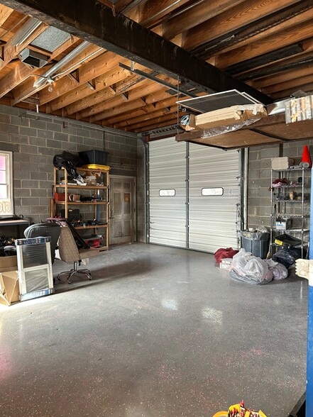 More Photos Of 301 7th St SW, Charlottesville Light Distribution For Sale