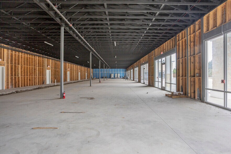 More Photos Of 325 N Saginaw Blvd, Saginaw Storefront Retail Office For Lease