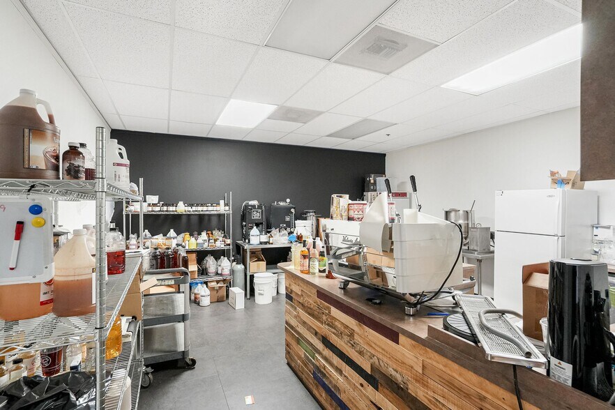 More Photos Of 1852 Fescue St SE, Albany Office For Sale