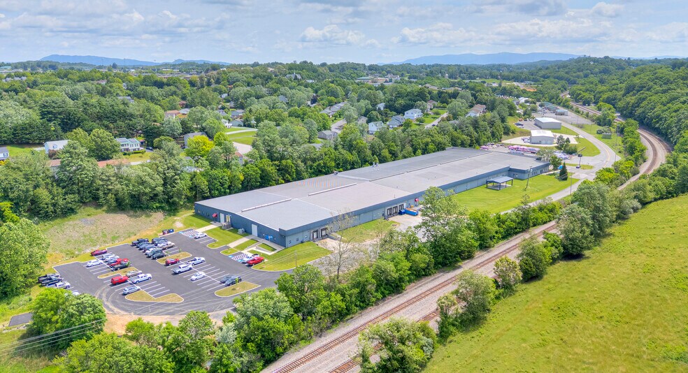 More Photos Of 700 Scattergood Dr NW, Christiansburg Distribution For Lease