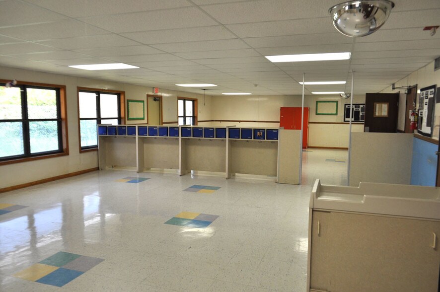 More Photos Of 3675 Riverdale Rd, Memphis Daycare Center For Sale