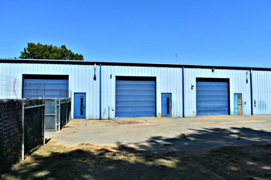 More Photos Of 11275 Edge Hill Rd, Newburg Service For Sale