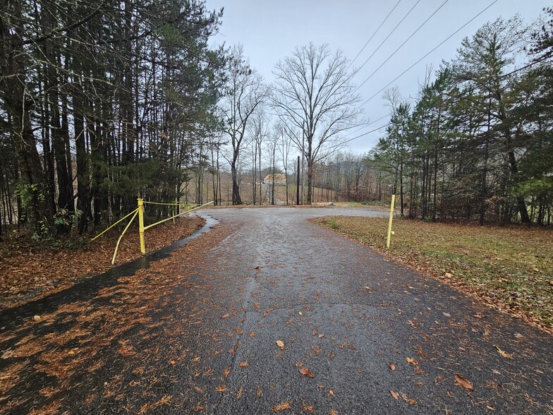 More Photos Of 205 Industrial Pike, Whitwell Manufacturing For Sale