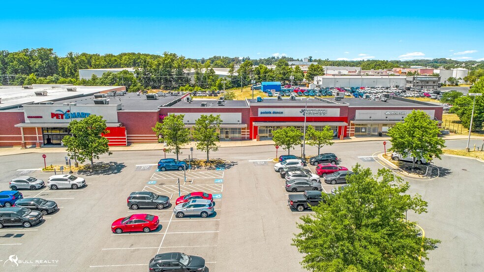 More Photos Of 27 S Gateway Dr, Fredericksburg Storefront For Sale