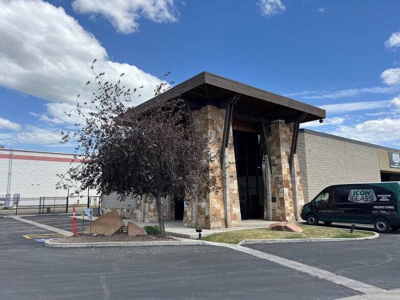 More Photos Of 847 North Pointe Cir, North Salt Lake Showroom For Sale
