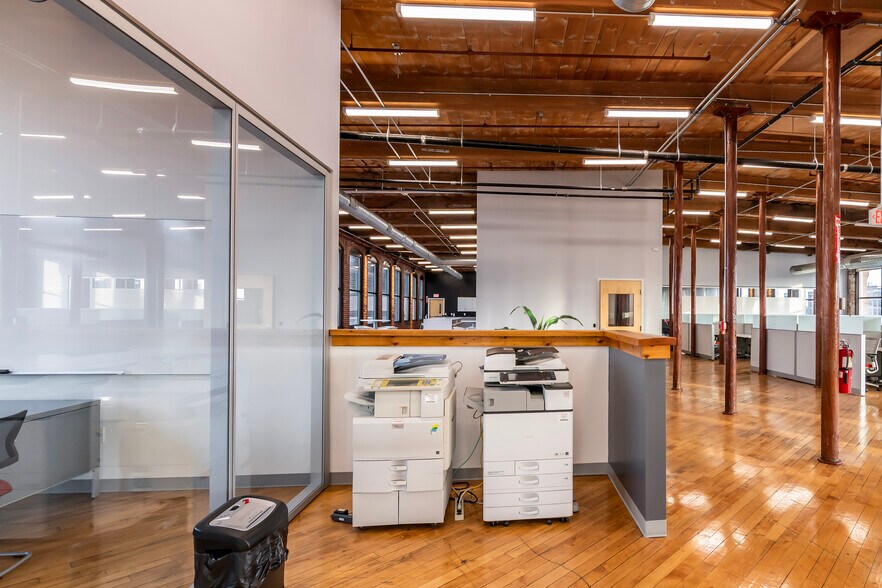 More Photos Of 1 Union St, Lawrence Office For Lease