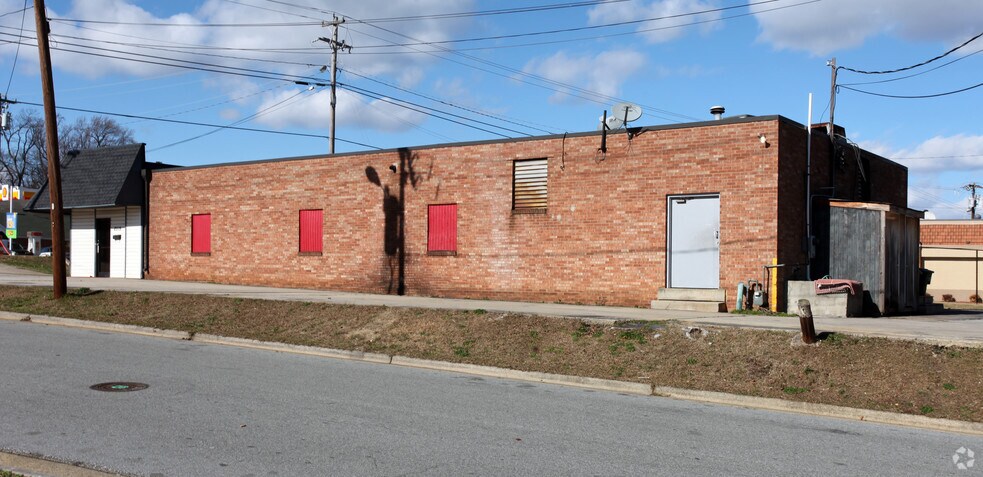 More Photos Of 2519 W Gate City Blvd, Greensboro Bar For Sale