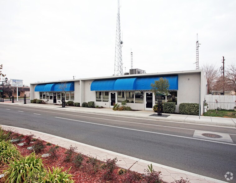 More Photos Of 2315-2317 Q St, Bakersfield Office For Lease