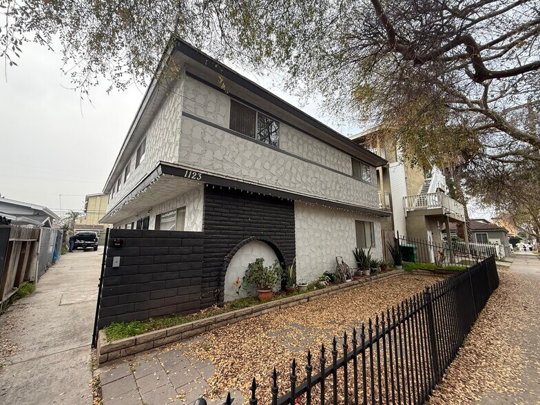 Primary Photo Of 1123 Ohio Ave, Long Beach Multifamily For Sale