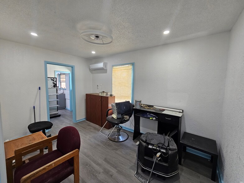More Photos Of 406 W Church St, Carlsbad Freestanding For Lease