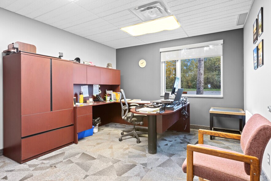 More Photos Of 135 Walgreen Rd, Ottawa Office For Lease