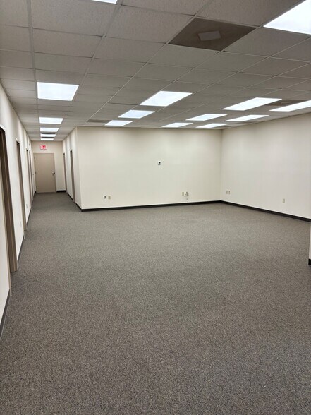 More Photos Of 307 Walker Cir, Richland Warehouse For Lease
