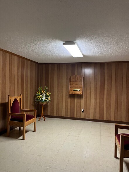 More Photos Of 10164 E Gretna Rd, Gretna Religious Facility For Sale