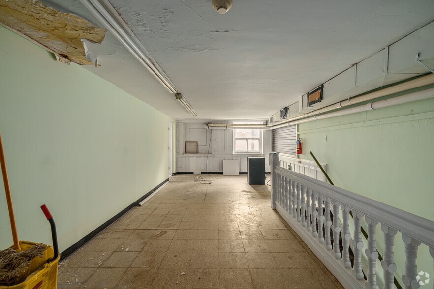 More Photos Of 1318 Walnut St, Philadelphia Storefront Retail Residential For Lease