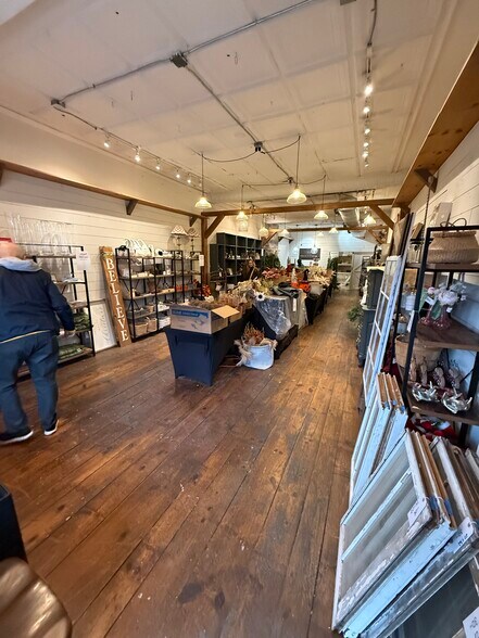 More Photos Of 2704 Grand Ave, Bellmore Storefront Retail Office For Lease