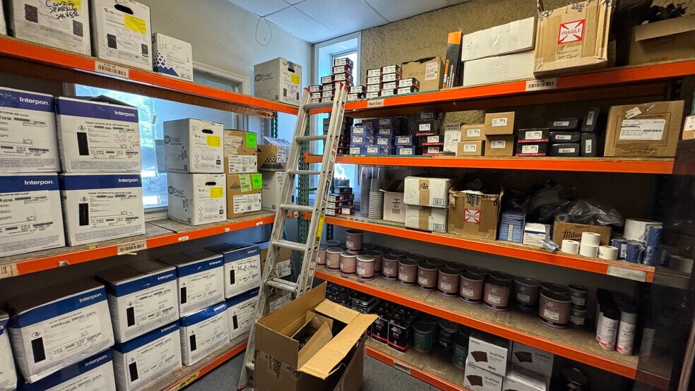 More Photos Of 231 Moorestown Dr, Bath Manufacturing For Sale