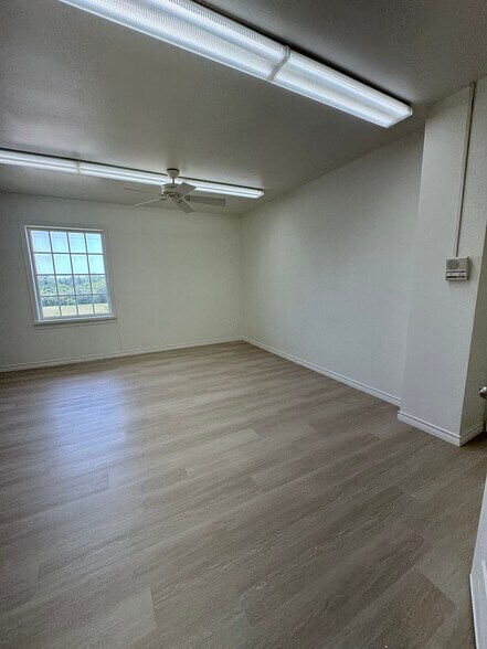 More Photos Of 3606 Marvin D Love Fwy, Dallas Medical For Lease