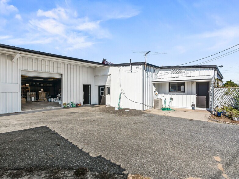 More Photos Of 9594 SE Maricamp Rd, Ocala Auto Repair For Sale