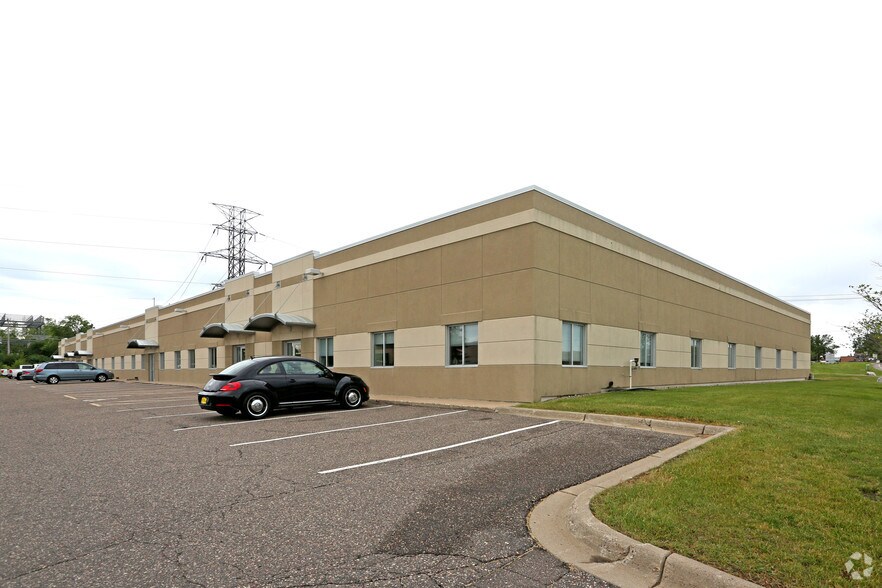 More Photos Of 1900 Oakcrest Ave, Roseville Light Manufacturing For Lease