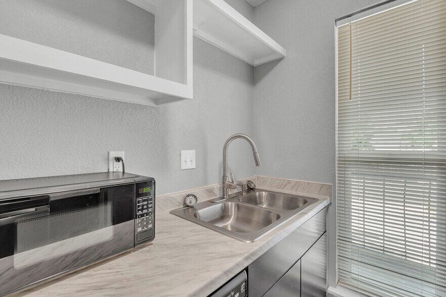 More Photos Of 109 E Dean Ave, Killeen Multifamily For Sale