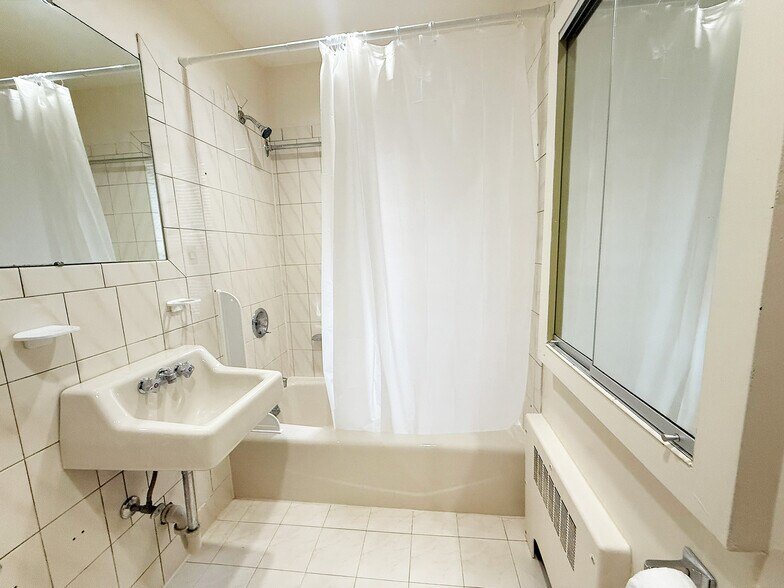 More Photos Of 21 Fruit St, Worcester Apartments For Sale