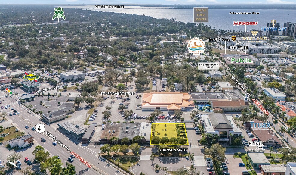 More Photos Of 2146 Johnson St, Fort Myers Office For Lease