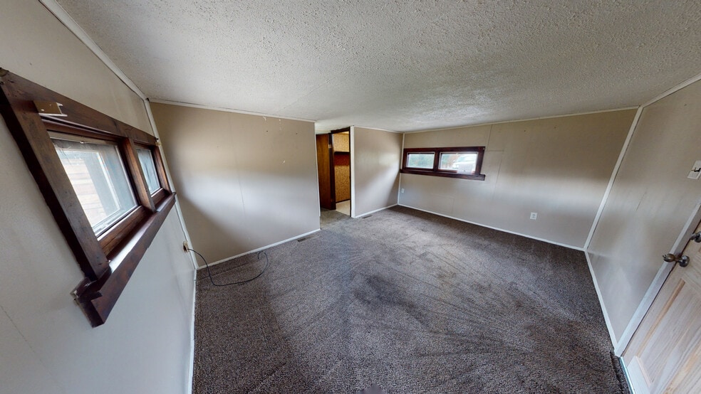 More Photos Of 3098 Woodland Rd, Ambridge Multifamily For Sale